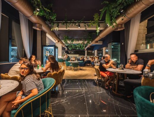 Pier Restaurant Lounge